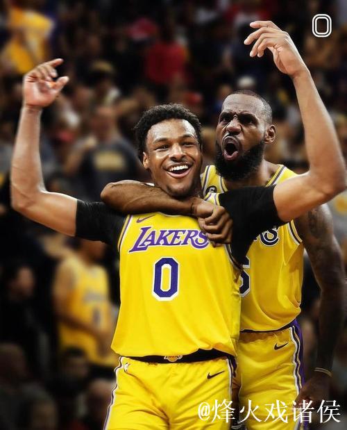 父子同台！詹姆斯与布朗尼同时登场创造历史