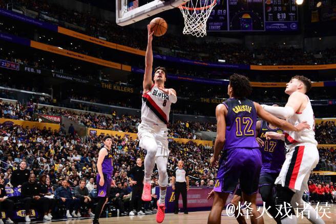 詹姆斯狂轰38分克里斯蒂28分 湖人力克开拓者